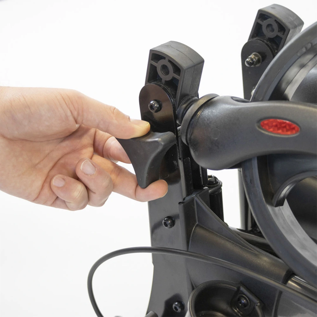 Four Wheel Triple Fold Aluminium Rollator adjustments